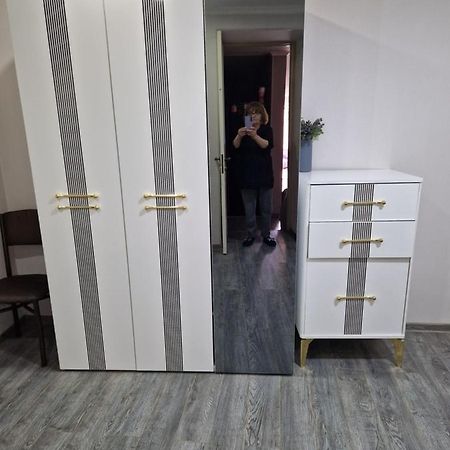 Larisa Apartment ティビリシ エクステリア 写真