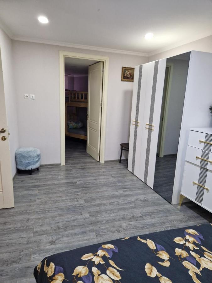 Larisa Apartment ティビリシ エクステリア 写真